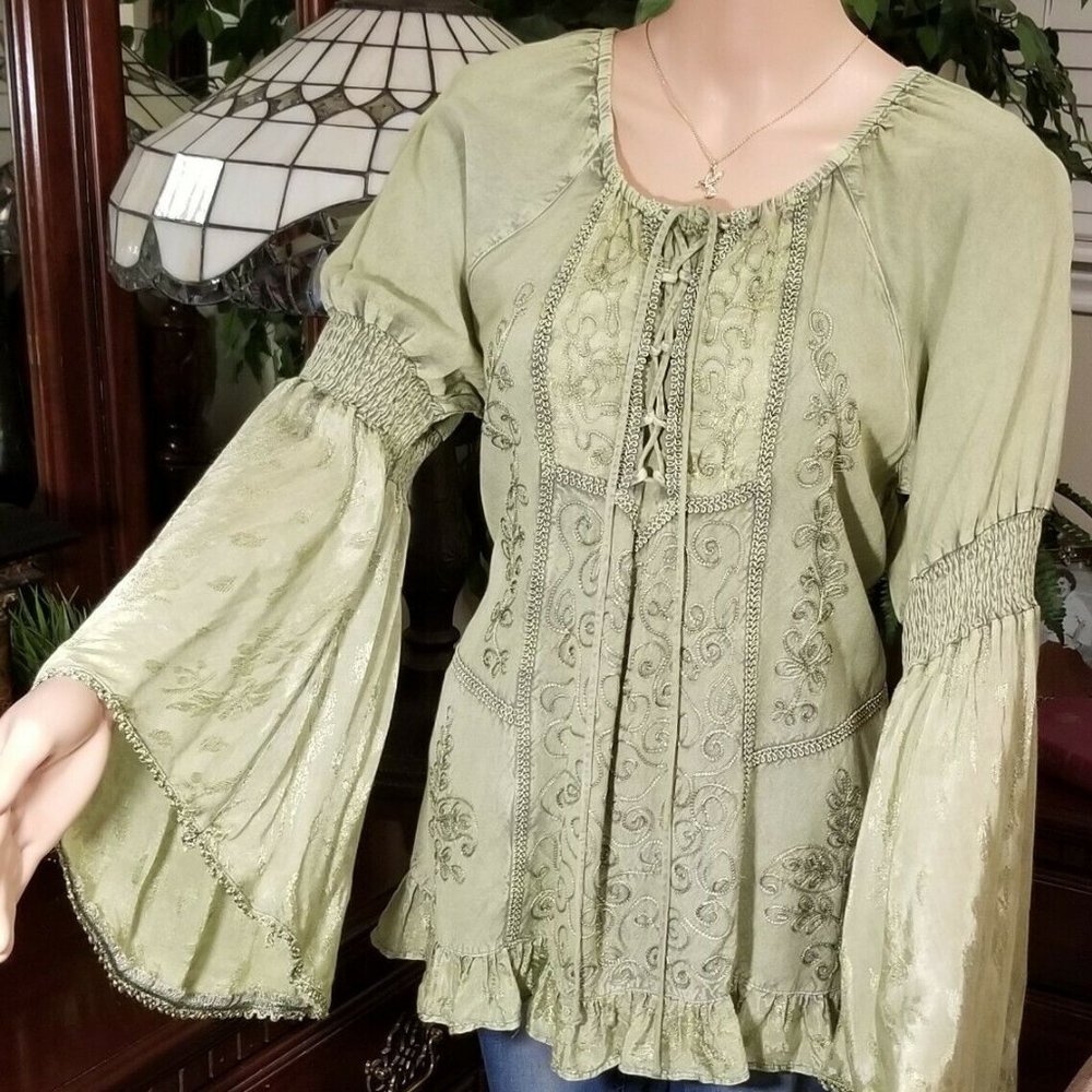 Pyramid Collection Embroidery Celtic Blouse S, NWT
